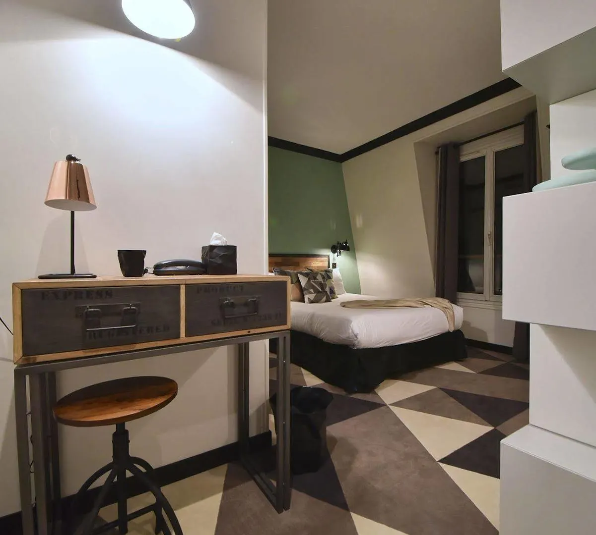 Madrigal Hotel